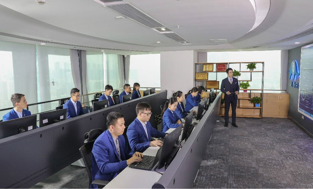 企业宣传片拍摄中的光线与情感氛围
